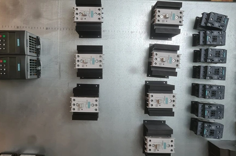 Componentes eléctricos industriales